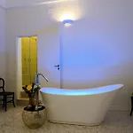Palazzo Sozzi Luxury - Antico Splendore Nel Cuore Di Гостевой дом Остуни