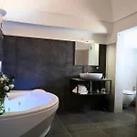 Palazzo Sozzi Luxury - Antico Splendore Nel Cuore Di Гостевой дом Остуни