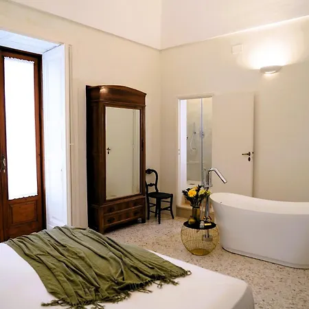 Pensionat Palazzo Sozzi Luxury - Antico Splendore Nel Cuore Di Ostuni