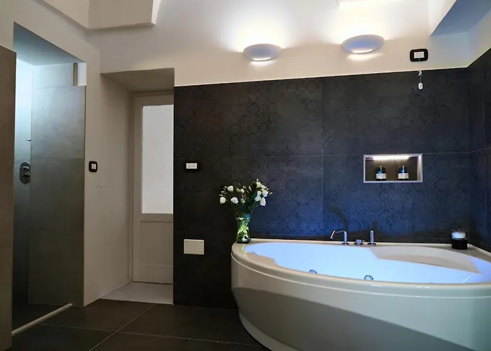 Palazzo Sozzi Luxury - Antico Splendore Nel Cuore Di 奥斯图尼