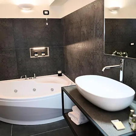 Gasthuis Palazzo Sozzi Luxury - Antico Splendore Nel Cuore Di