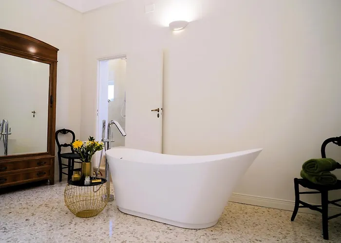 Palazzo Sozzi Luxury - Antico Splendore Nel Cuore Di Guest house